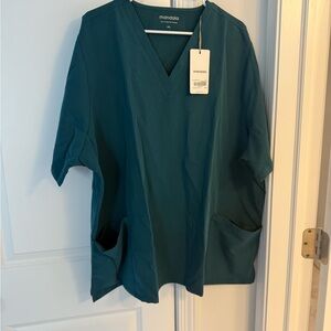 Mandala Women's Teal Scrub Top NWT